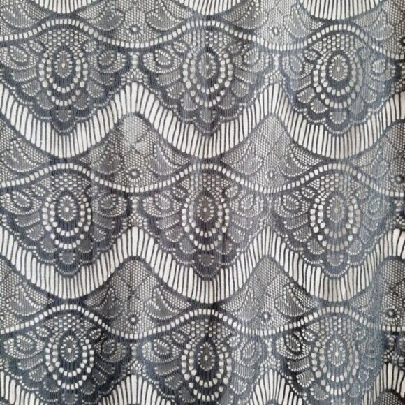 GOOD CLOTHING | Black Lace Nude Lining Scoop Neck Short Sleeve Dress Sz M - Picture 3 of 13